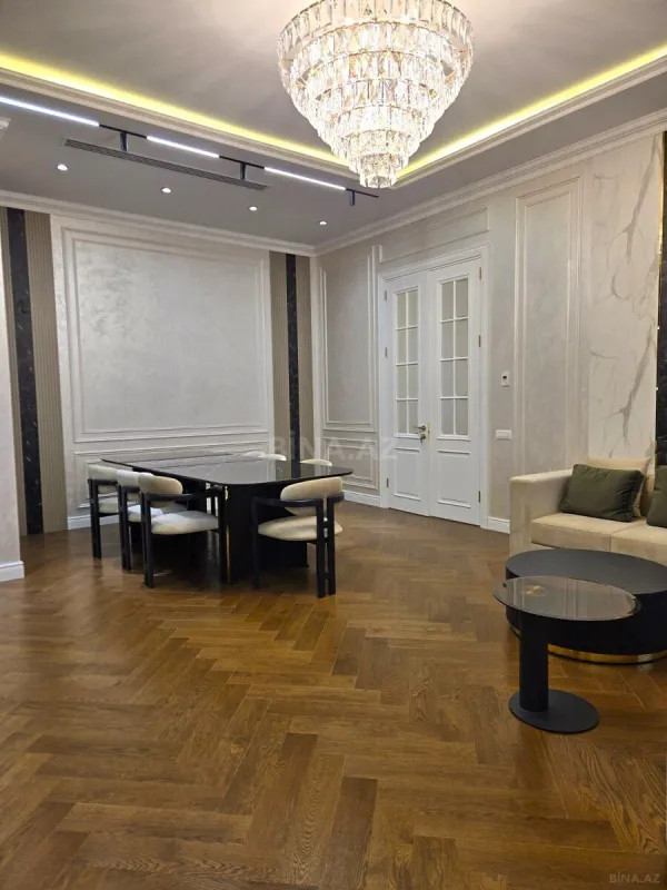 Kirayə verilir 4 otaqlı mənzil 155 m²