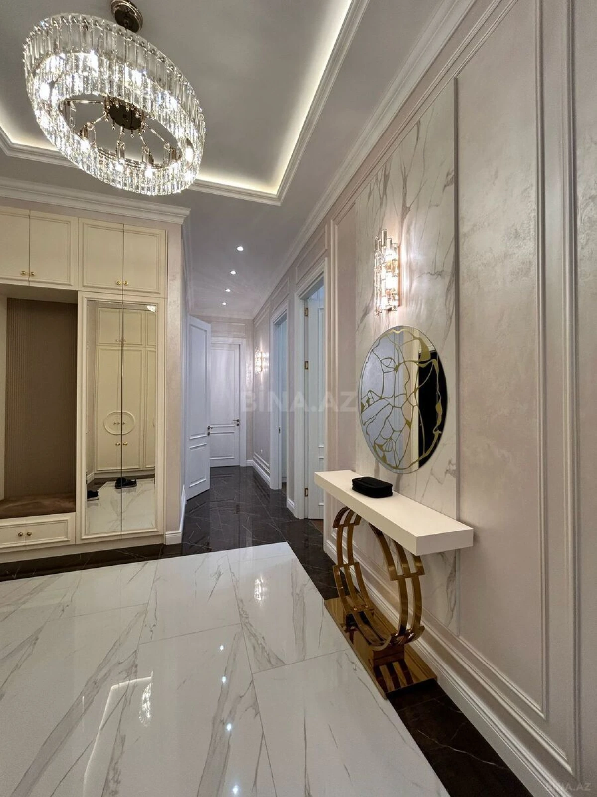 Kirayə verilir 4 otaqlı mənzil 155 m²