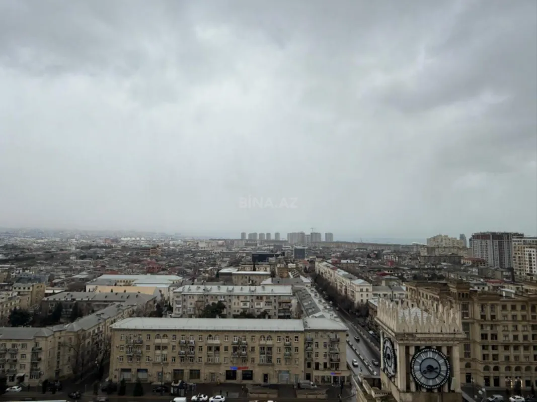 Satılır 3 otaqlı mənzil 110 m²