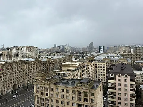 Satılır 3 otaqlı mənzil 110 m²