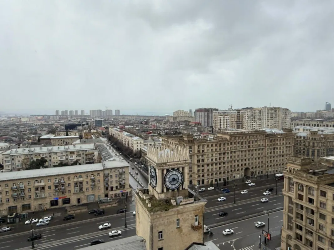 Satılır 3 otaqlı mənzil 110 m²