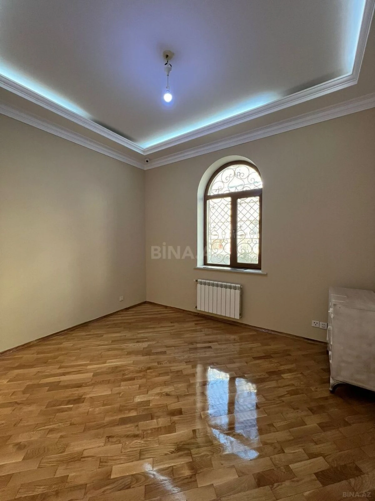 Kirayə verilir 6 otaqlı həyət evi 480 m²