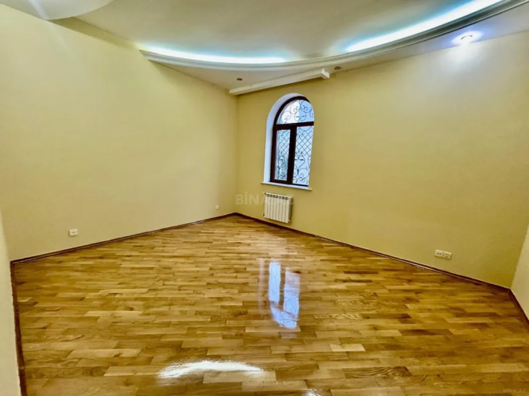 Kirayə verilir 6 otaqlı həyət evi 480 m²