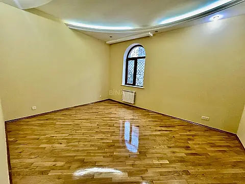 Kirayə verilir 6 otaqlı həyət evi 480 m²