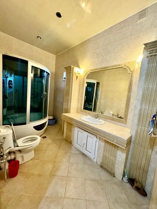 Kirayə verilir 6 otaqlı həyət evi 480 m²