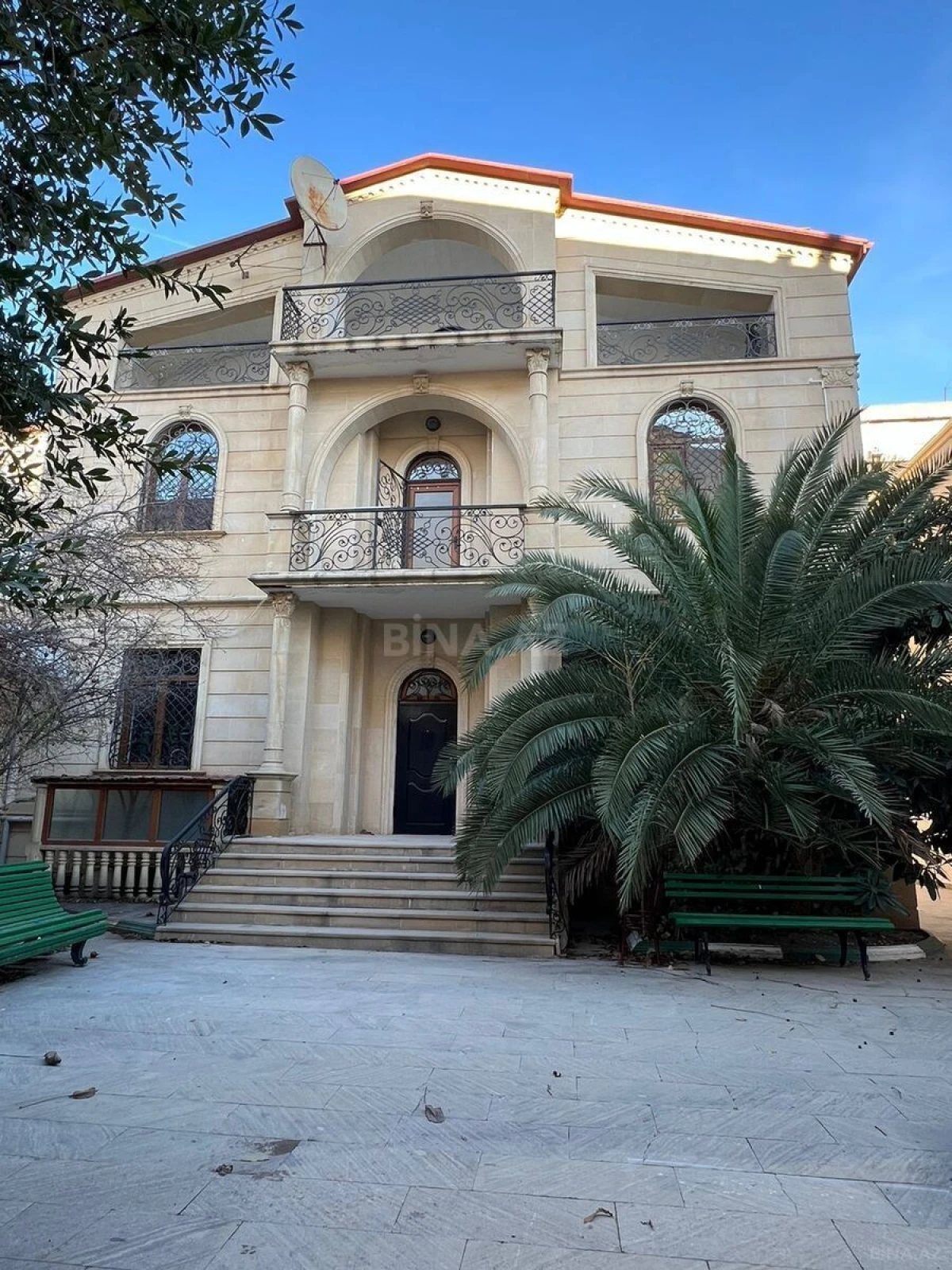 Kirayə verilir 6 otaqlı həyət evi 480 m²