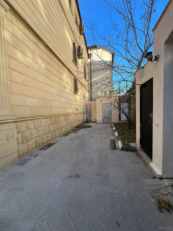 Kirayə verilir 6 otaqlı həyət evi 480 m²