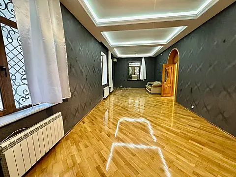 Kirayə verilir 6 otaqlı həyət evi 480 m²
