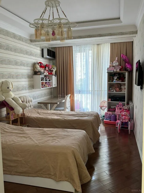 Kirayə verilir 3 otaqlı mənzil 140 m²