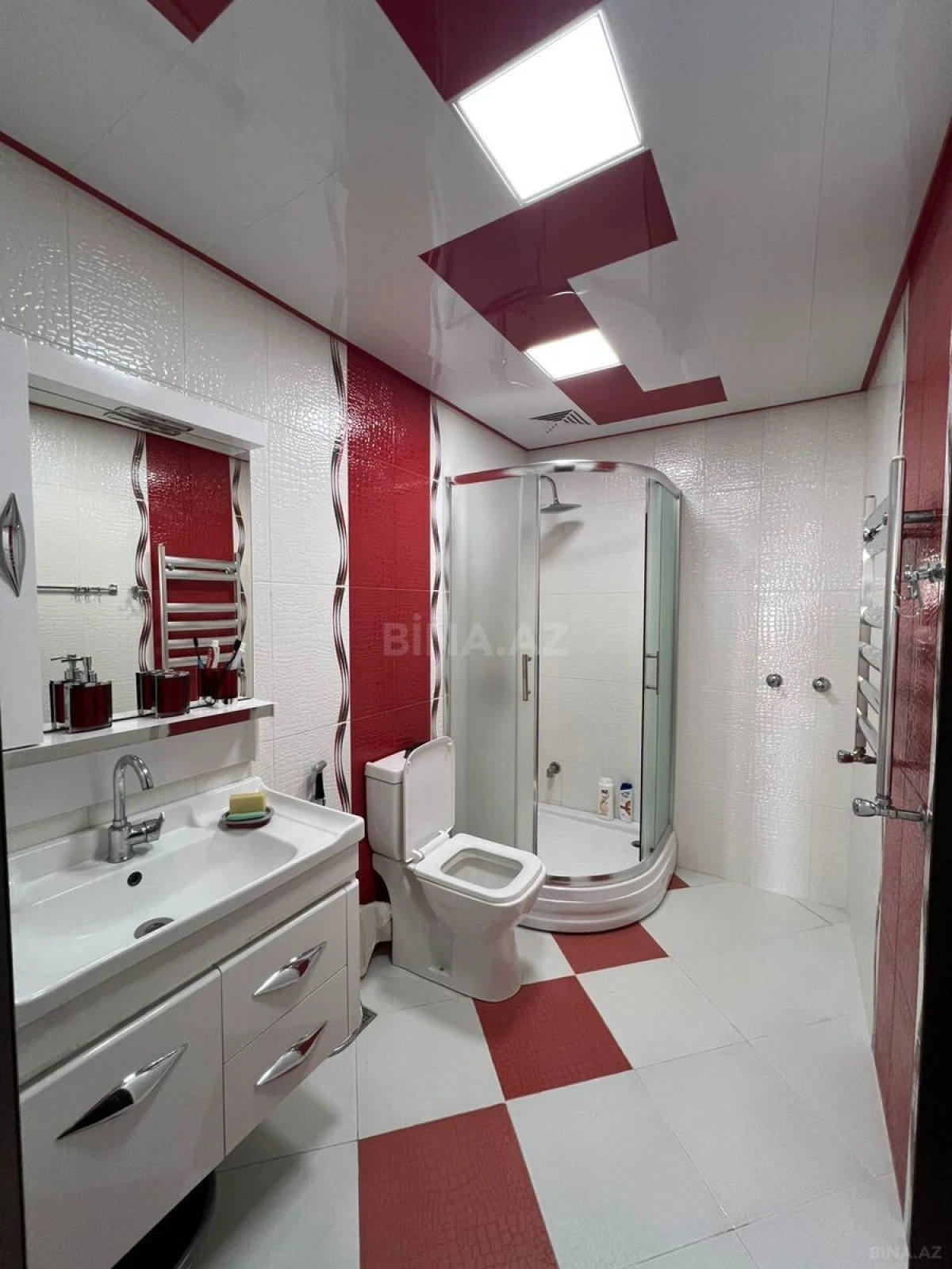 Kirayə verilir 2 otaqlı mənzil 100 m²