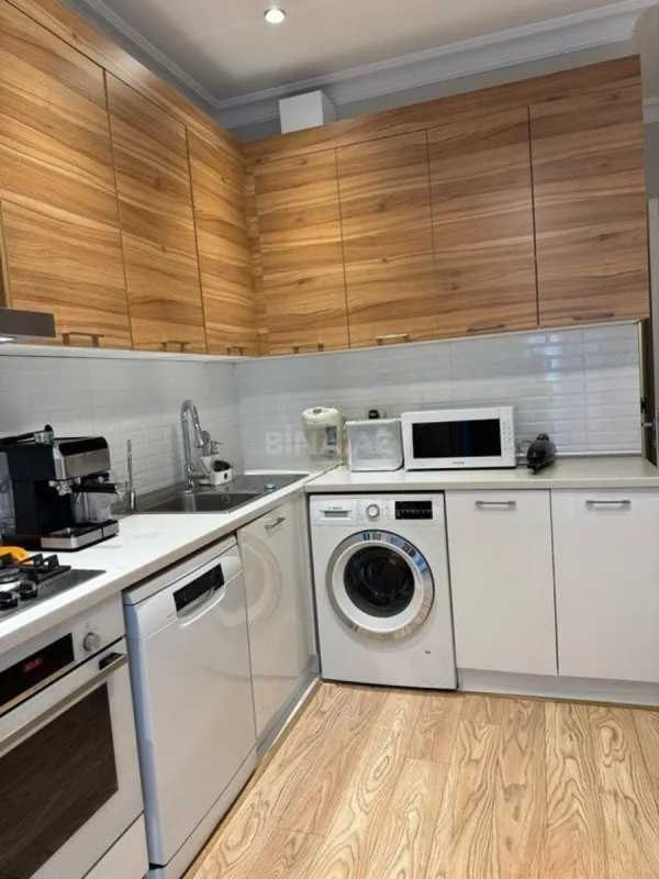 Satılır 3 otaqlı mənzil 98 m²