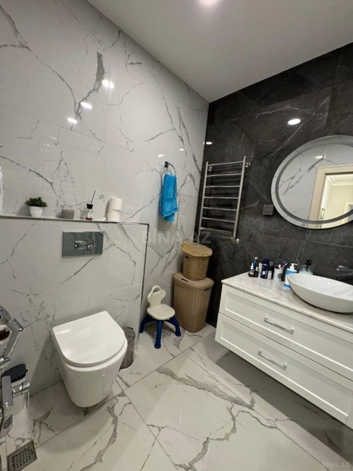 Satılır 3 otaqlı mənzil 98 m²