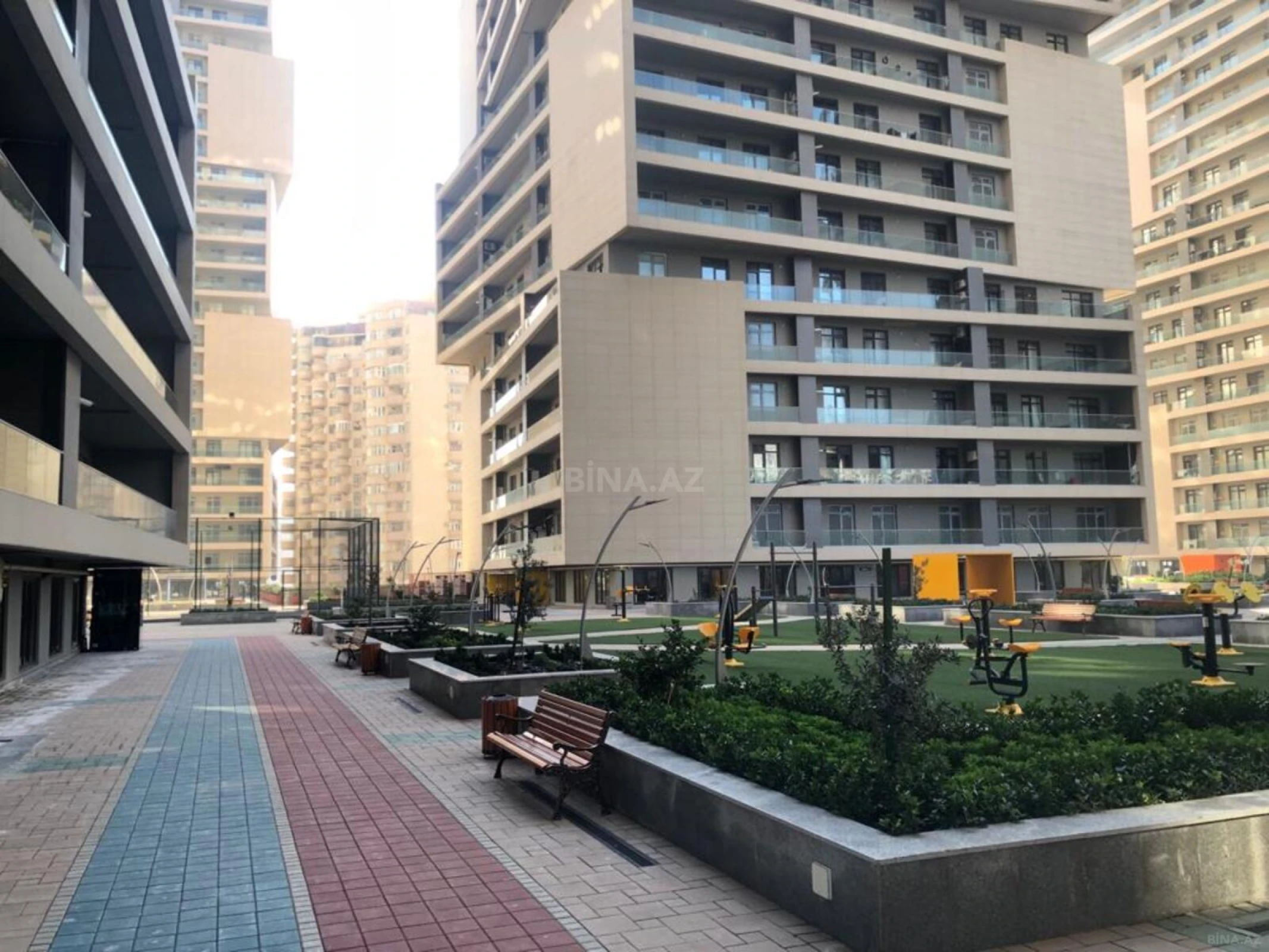 Satılır 3 otaqlı mənzil 98 m²