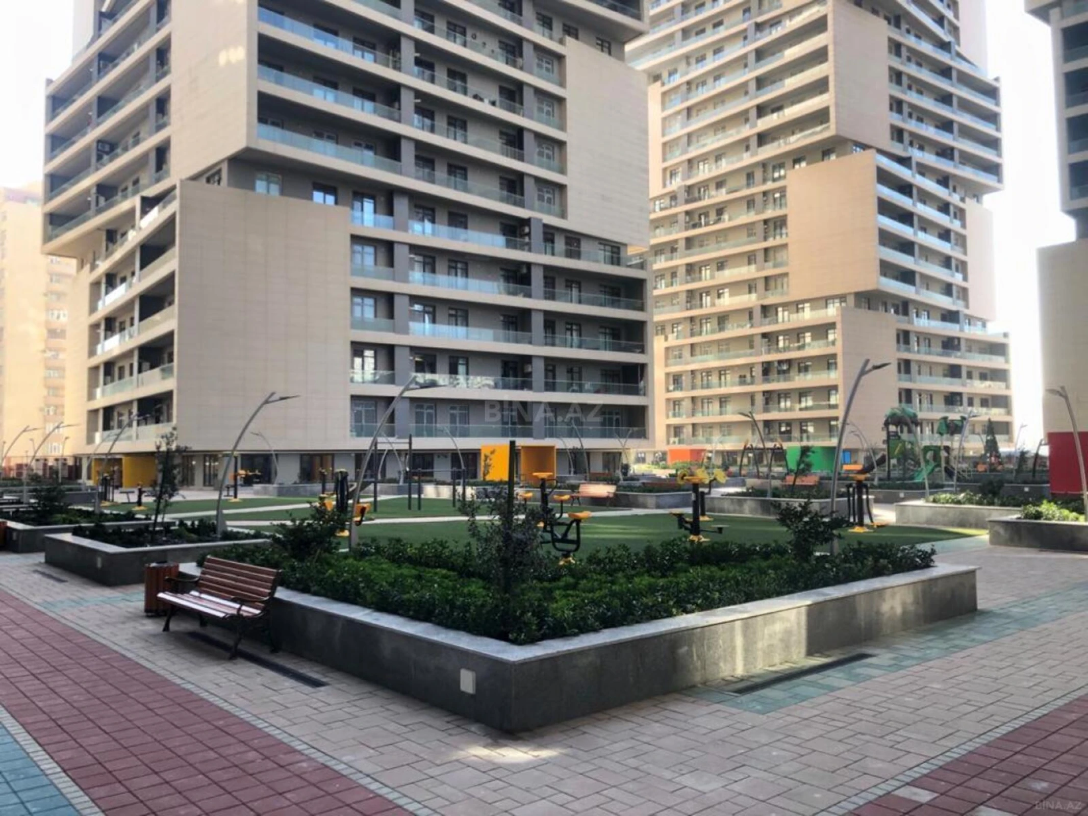 Satılır 3 otaqlı mənzil 98 m²
