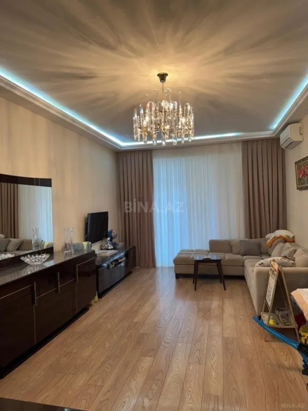 Satılır 3 otaqlı mənzil 98 m²