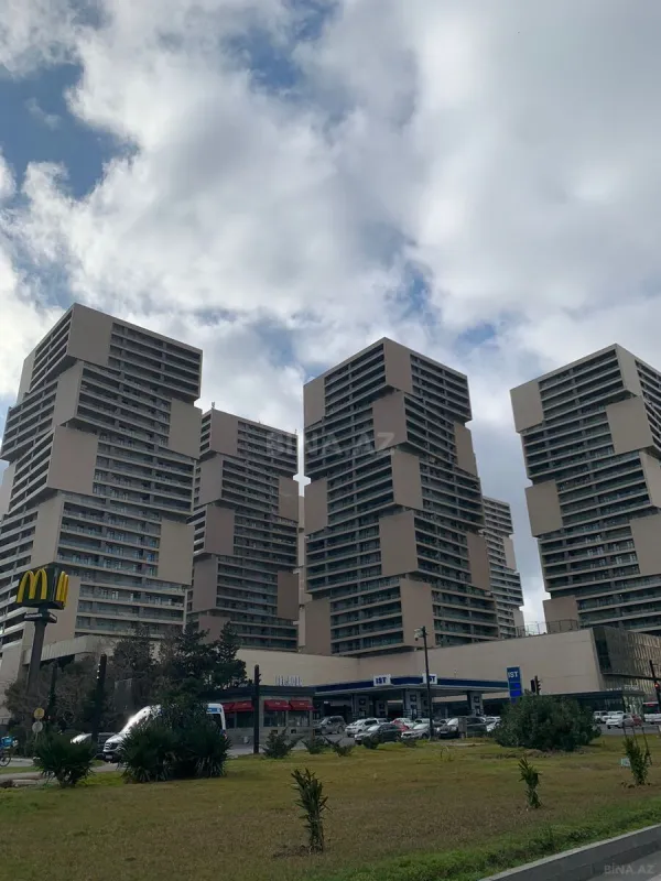 Satılır 3 otaqlı mənzil 98 m²