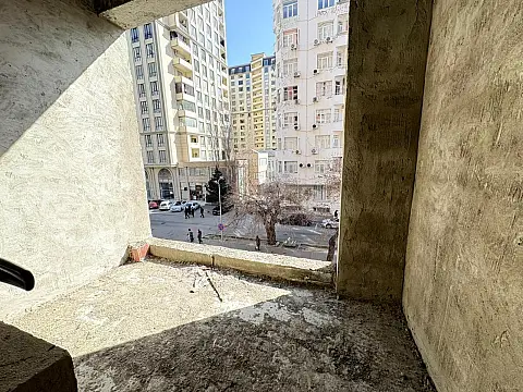 Satılır 2 otaqlı mənzil 72 m²