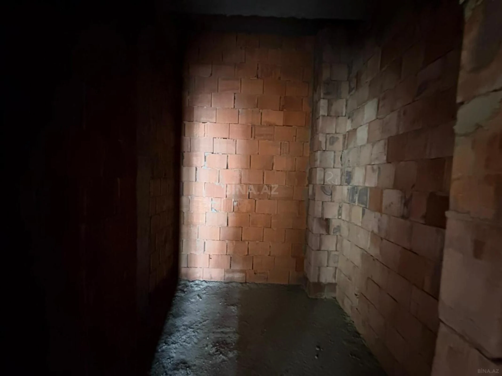 Satılır 2 otaqlı mənzil 72 m²