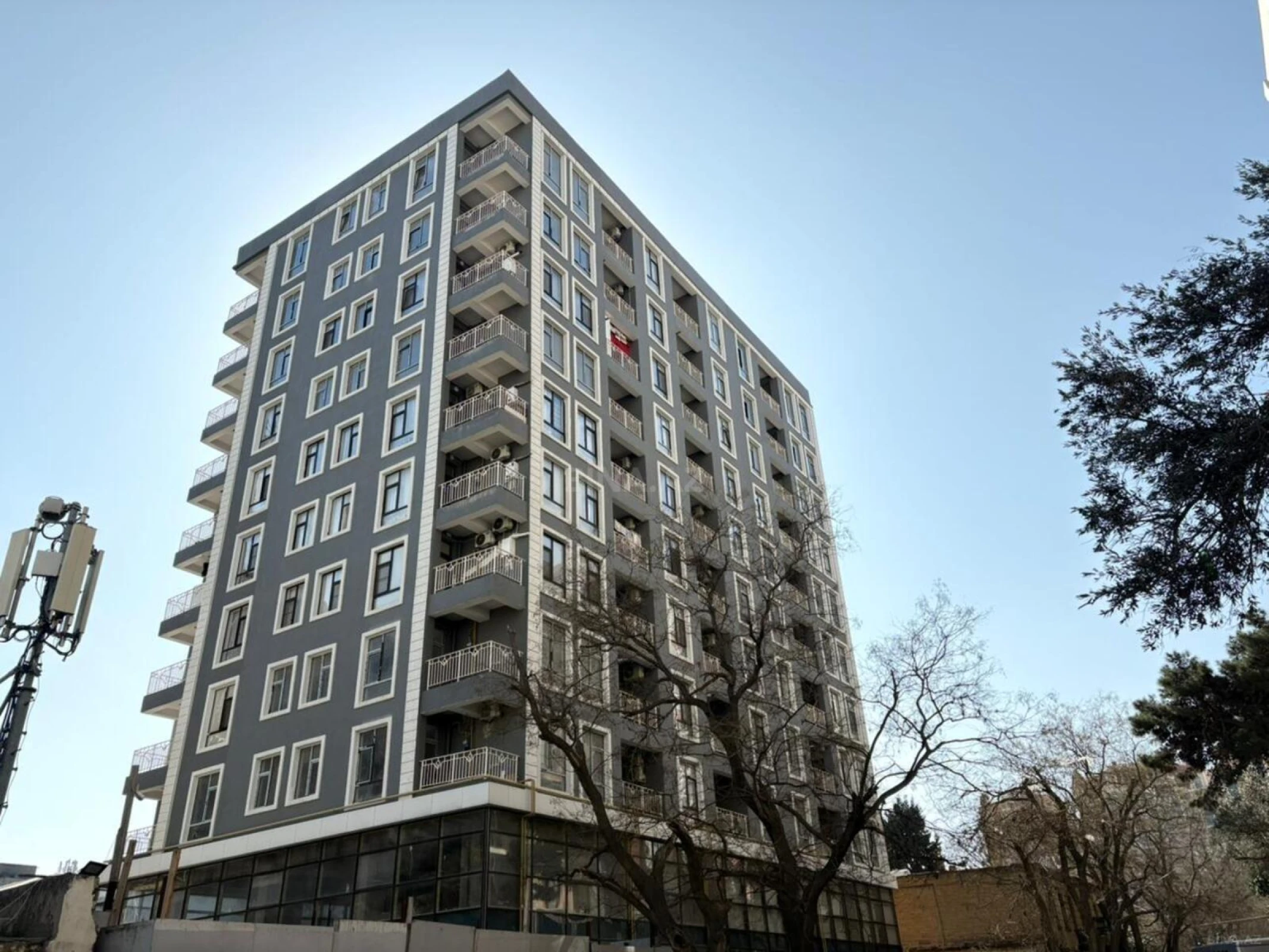 Satılır 2 otaqlı mənzil 72 m²