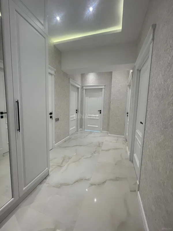 Satılır 3 otaqlı mənzil 98 m²