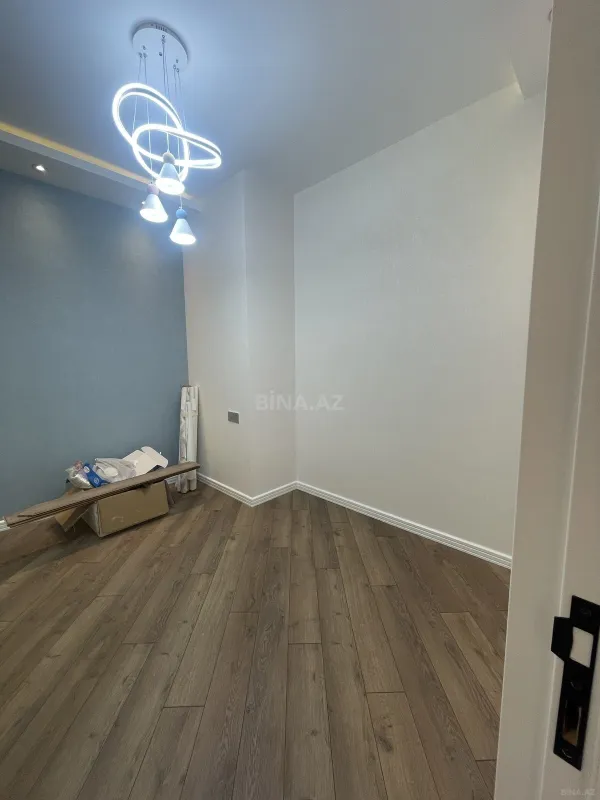 Satılır 3 otaqlı mənzil 98 m²