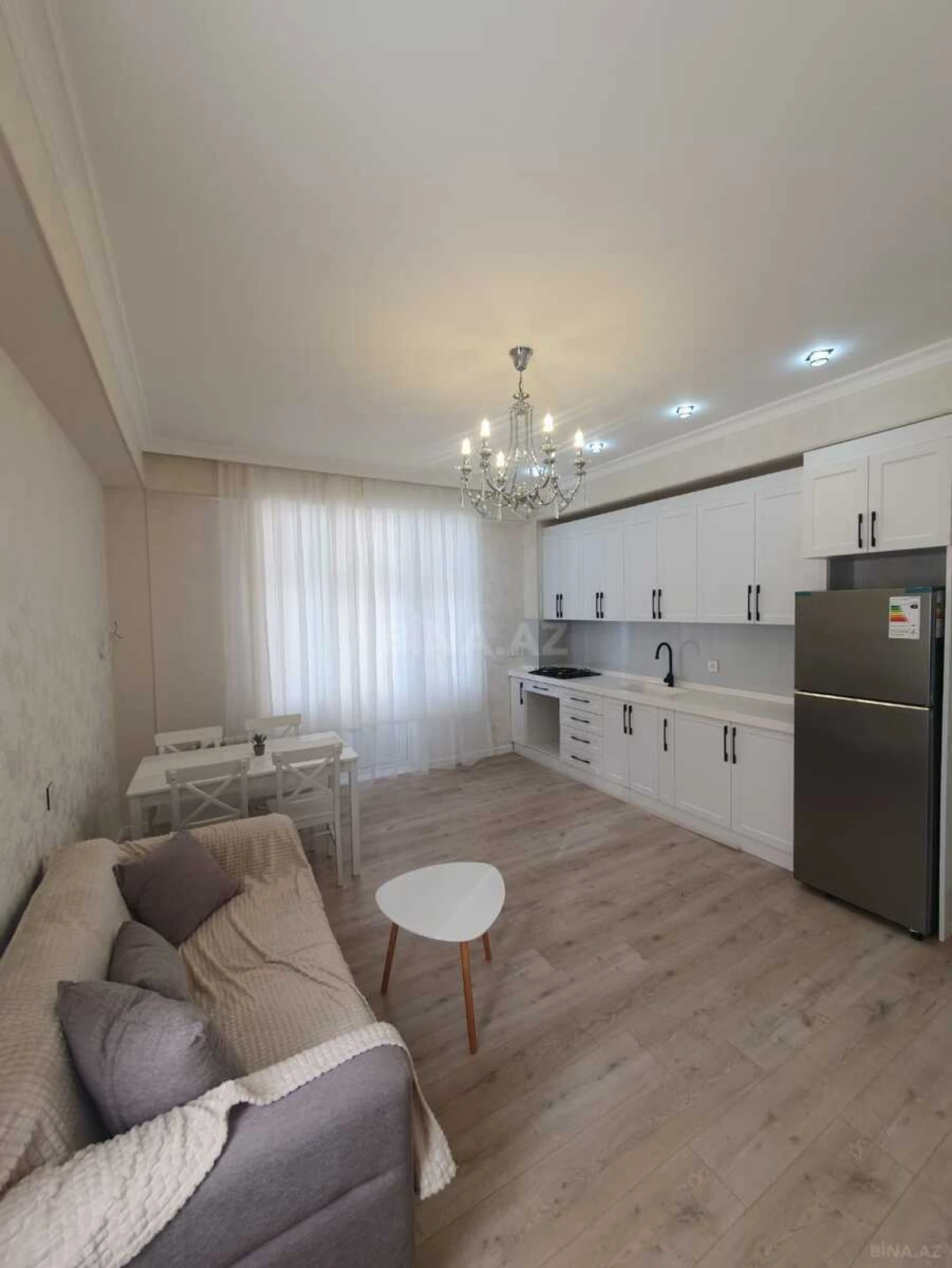 Kirayə verilir 2 otaqlı mənzil 55 m²