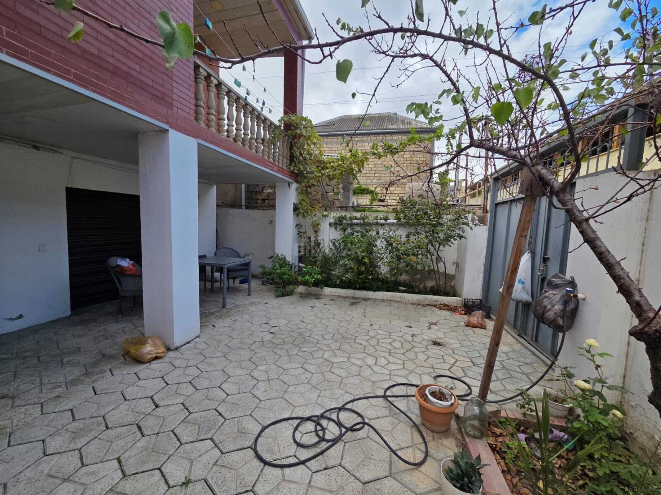 Satılır 6 otaqlı həyət evi 150 m²