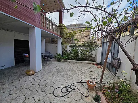 Satılır 6 otaqlı həyət evi 150 m²