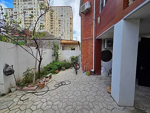 Satılır 6 otaqlı həyət evi 150 m²