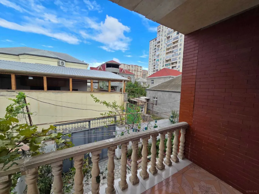 Satılır 6 otaqlı həyət evi 150 m²