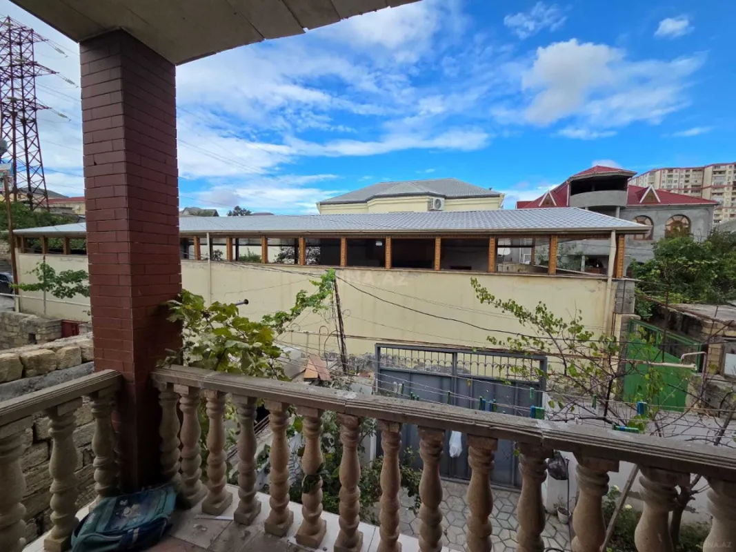 Satılır 6 otaqlı həyət evi 150 m²
