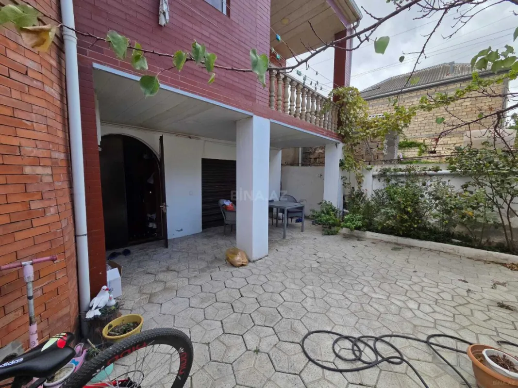Satılır 6 otaqlı həyət evi 150 m²