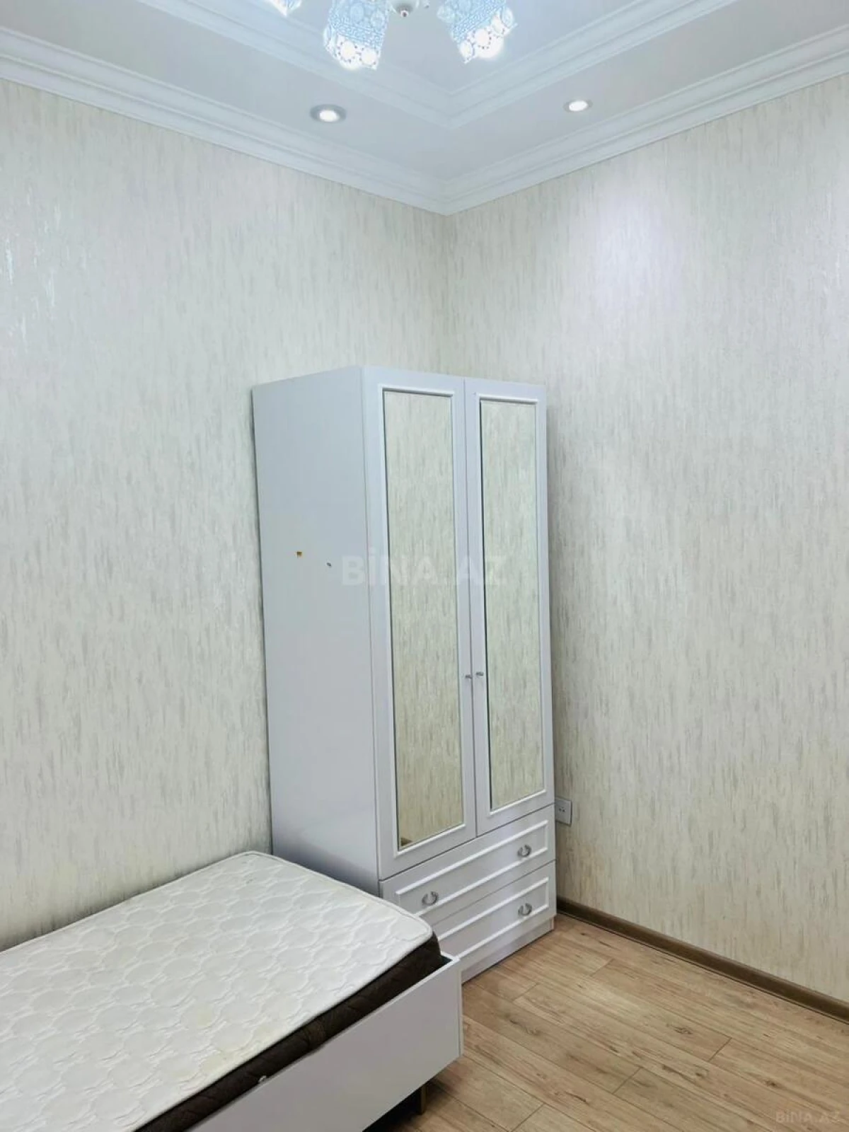 Kirayə verilir 3 otaqlı mənzil 110 m²