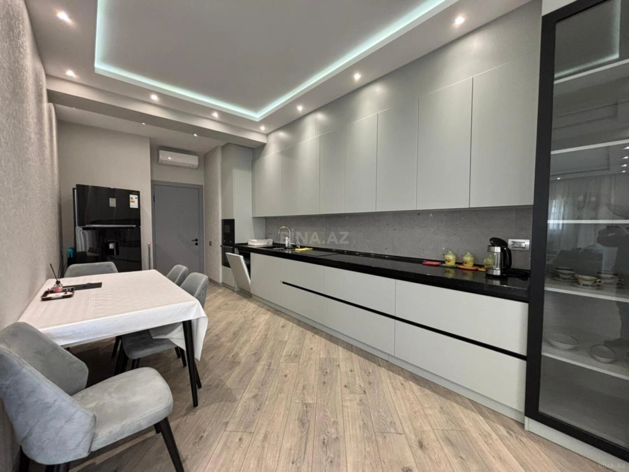 Kirayə verilir 3 otaqlı mənzil 150 m²