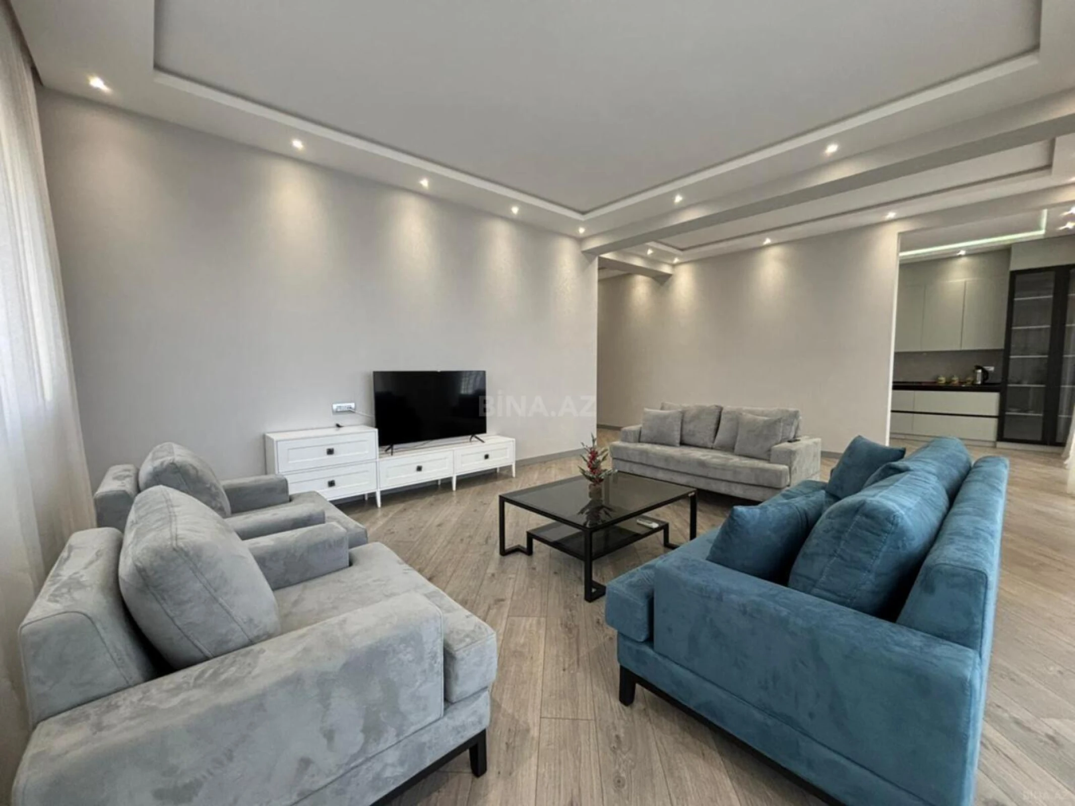 Kirayə verilir 3 otaqlı mənzil 150 m²