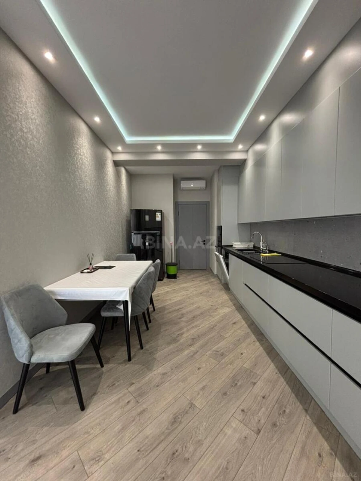 Kirayə verilir 3 otaqlı mənzil 150 m²