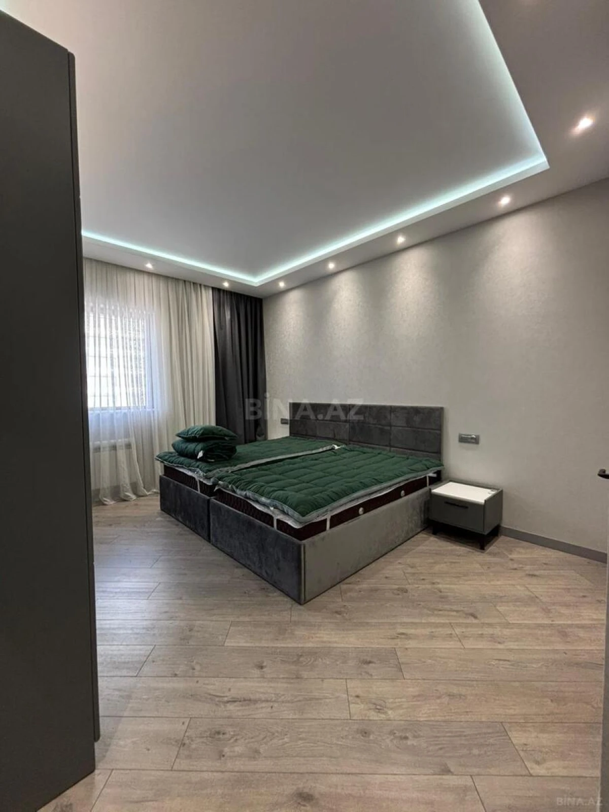 Kirayə verilir 3 otaqlı mənzil 150 m²