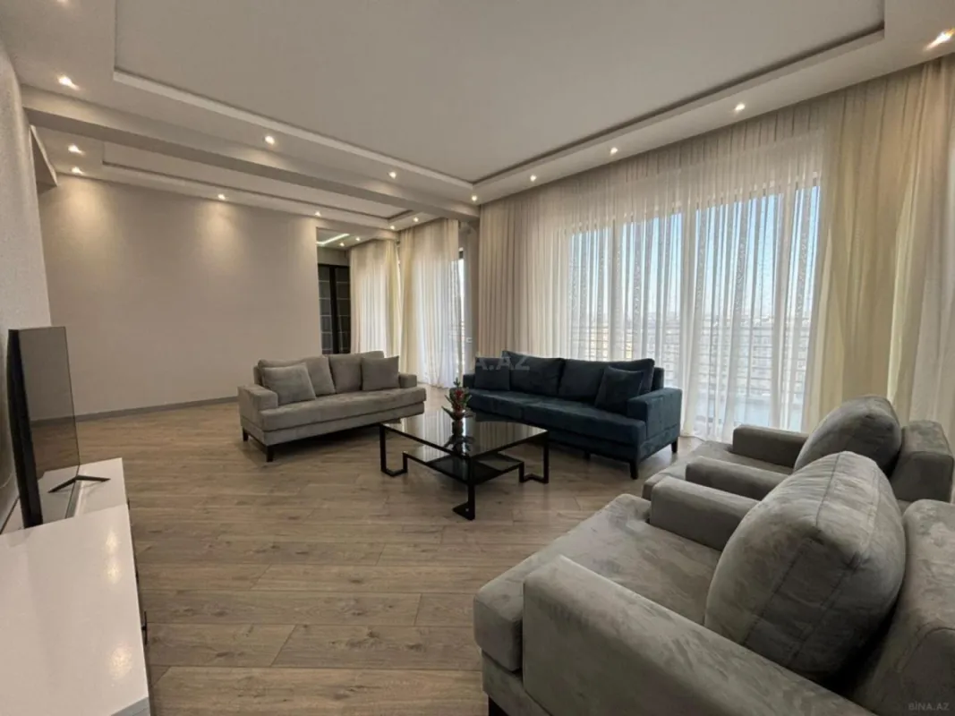 Kirayə verilir 3 otaqlı mənzil 150 m²