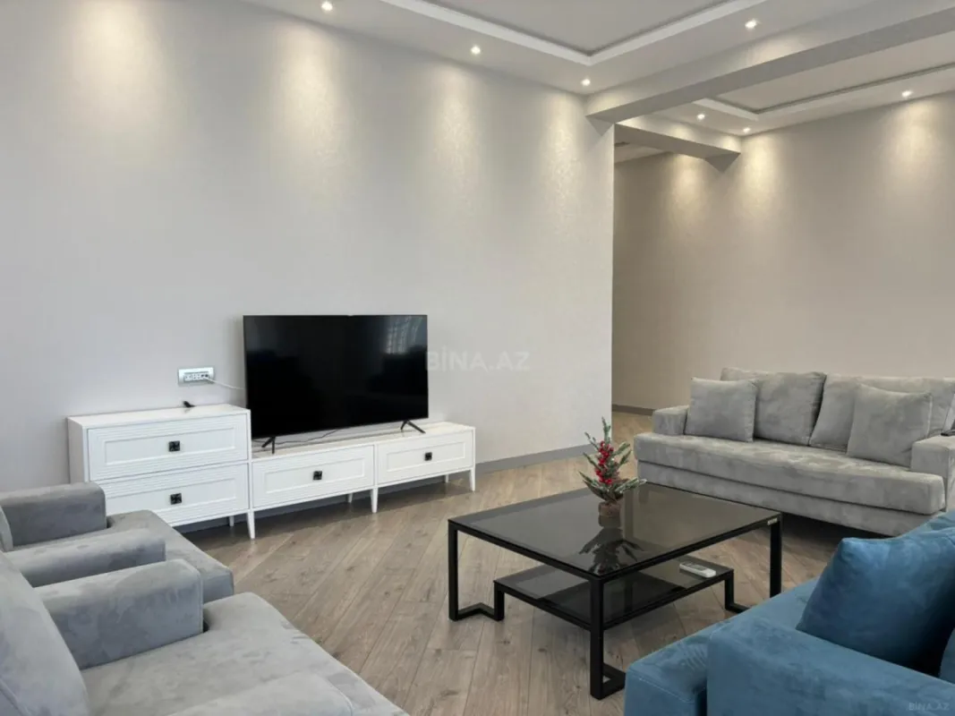 Kirayə verilir 3 otaqlı mənzil 150 m²