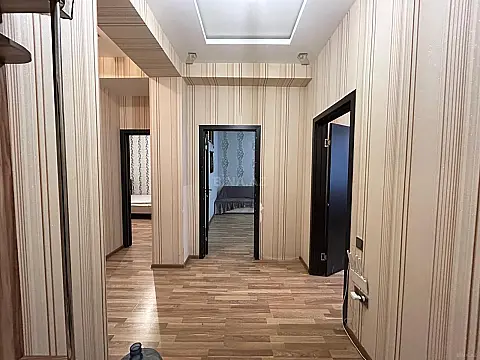 Kirayə verilir 2 otaqlı mənzil 70 m²