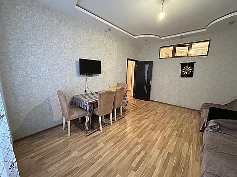 Kirayə verilir 2 otaqlı mənzil 70 m²