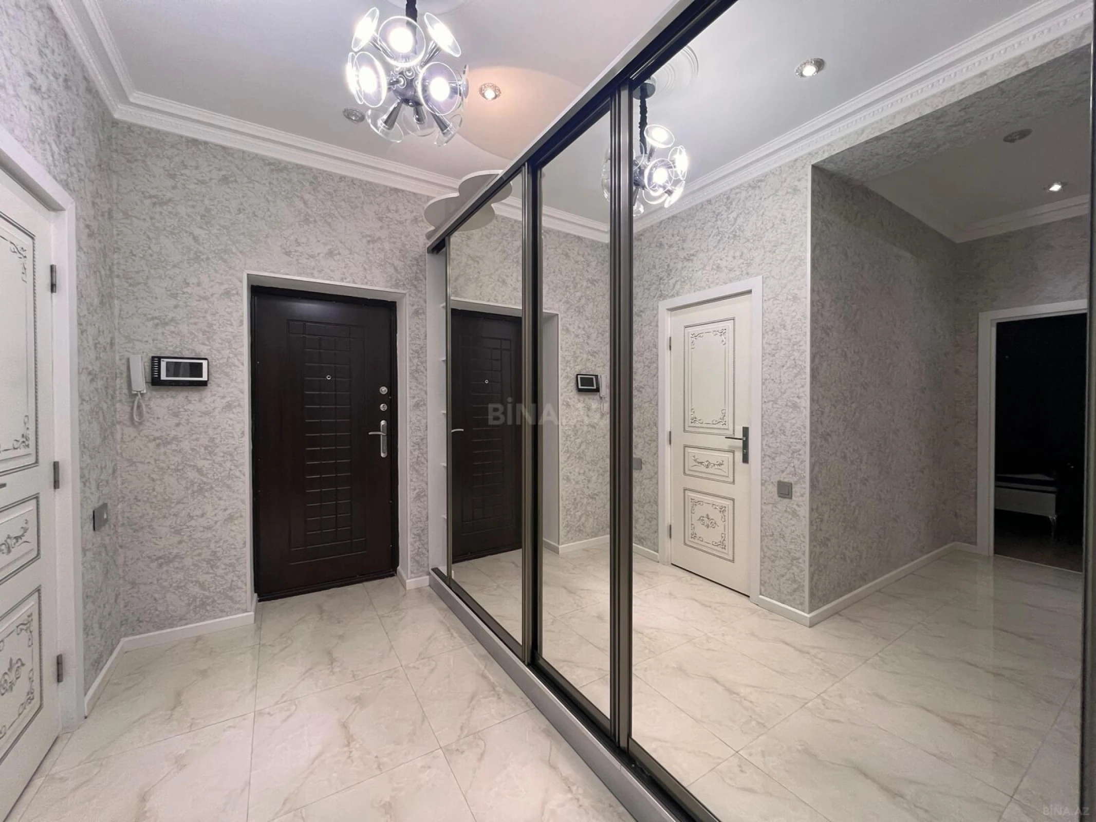 Kirayə verilir 2 otaqlı mənzil 70 m²