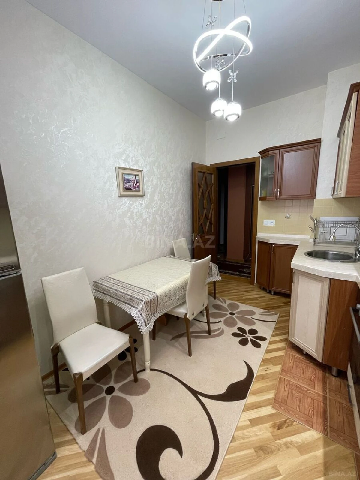 Kirayə verilir 3 otaqlı mənzil 100 m²