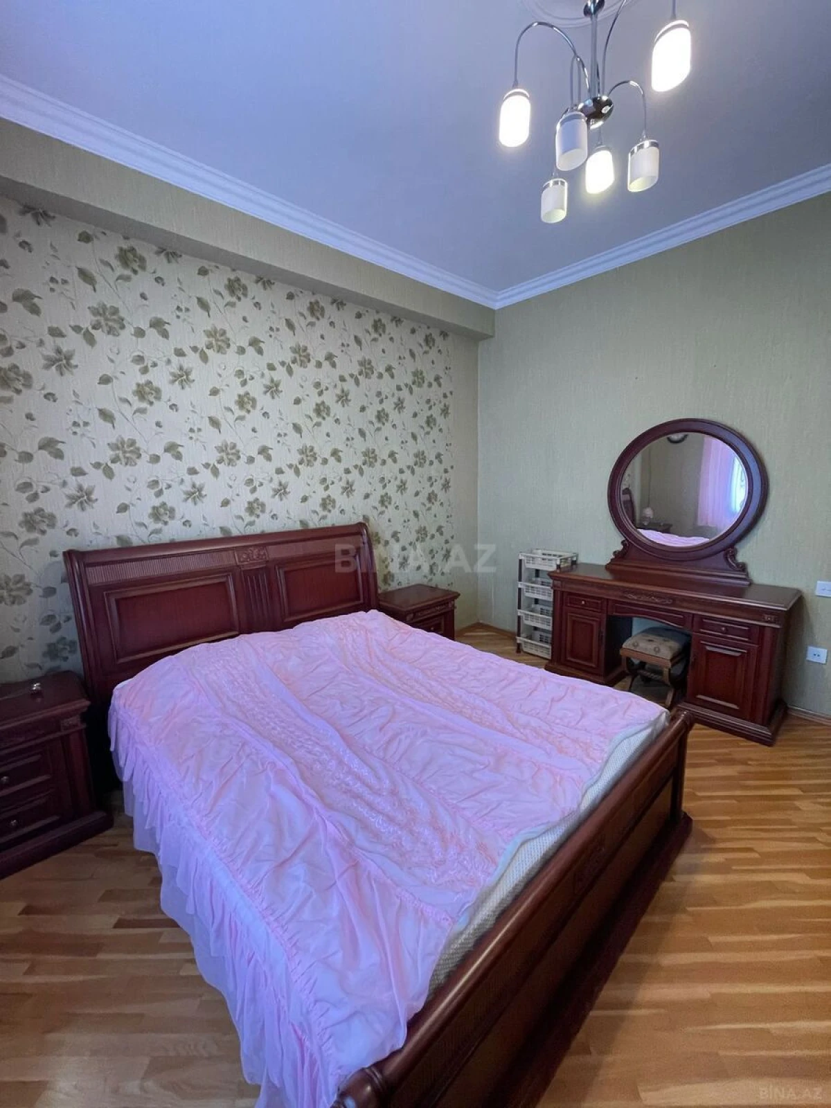 Kirayə verilir 3 otaqlı mənzil 100 m²