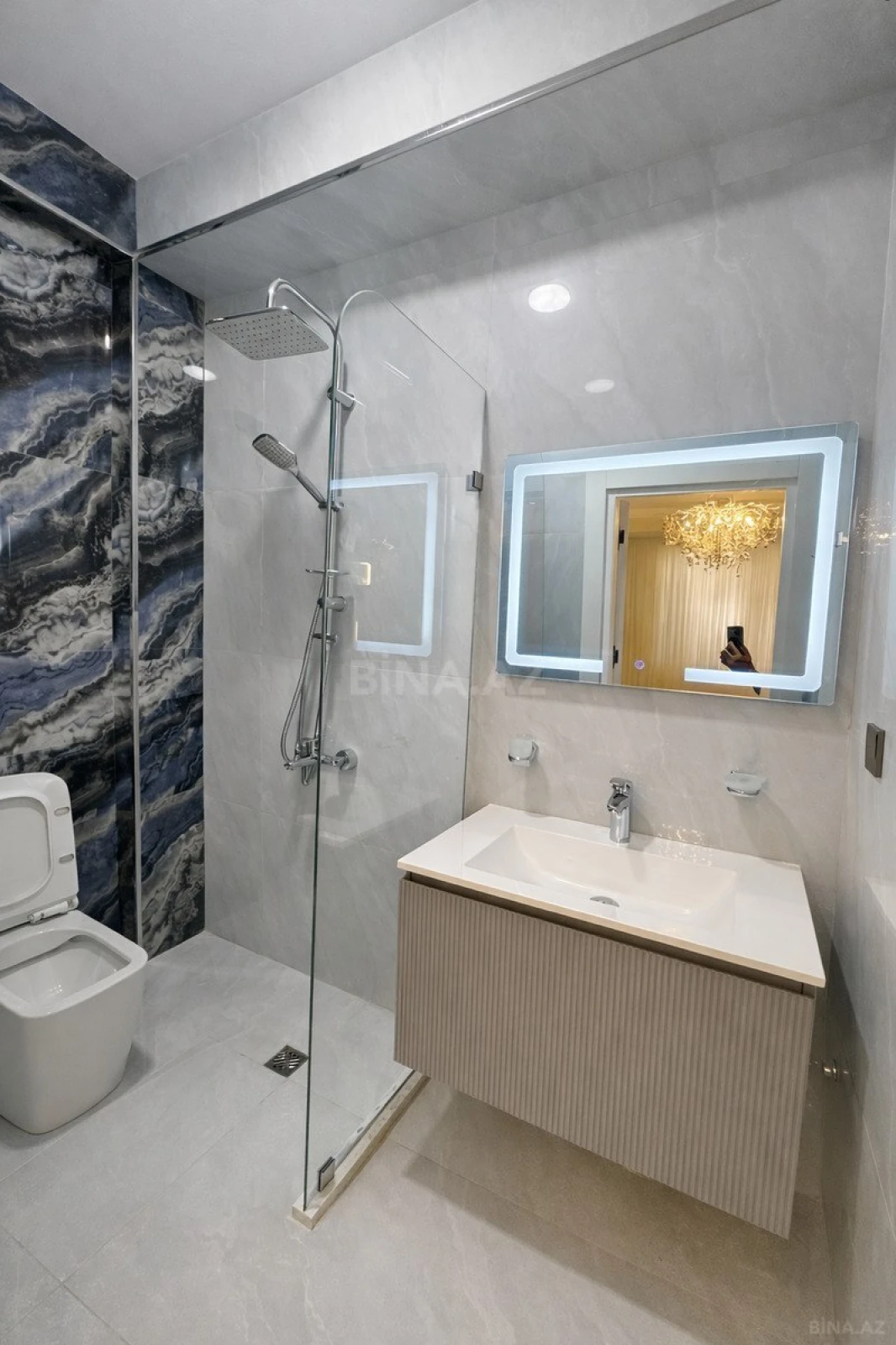 Satılır 3 otaqlı mənzil 138 m²