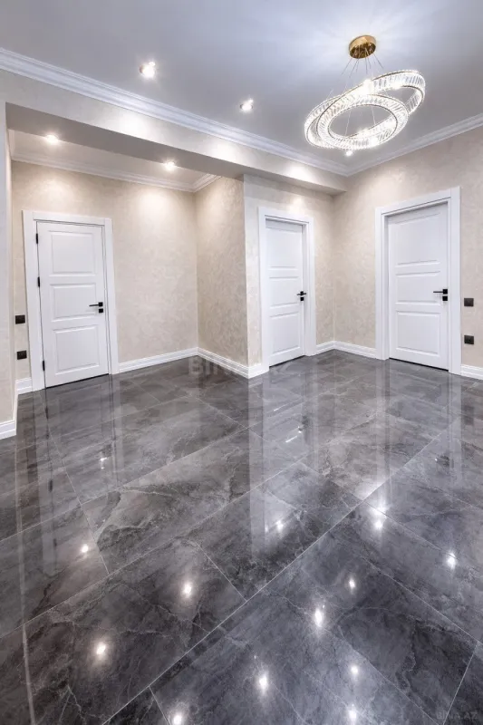 Satılır 3 otaqlı mənzil 138 m²