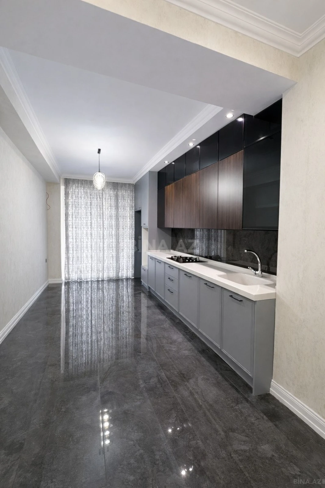 Satılır 3 otaqlı mənzil 138 m²