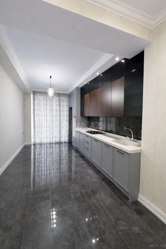 Satılır 3 otaqlı mənzil 138 m²