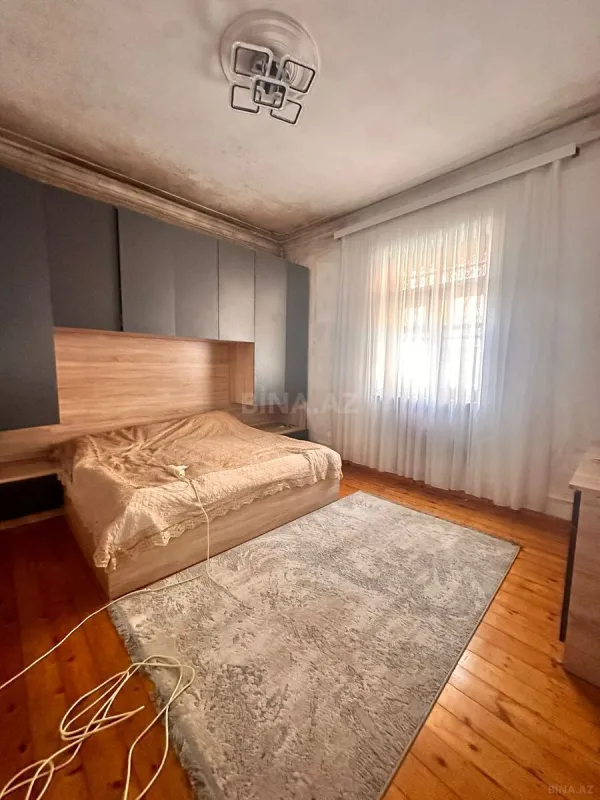 Satılır 4 otaqlı həyət evi 180 m²