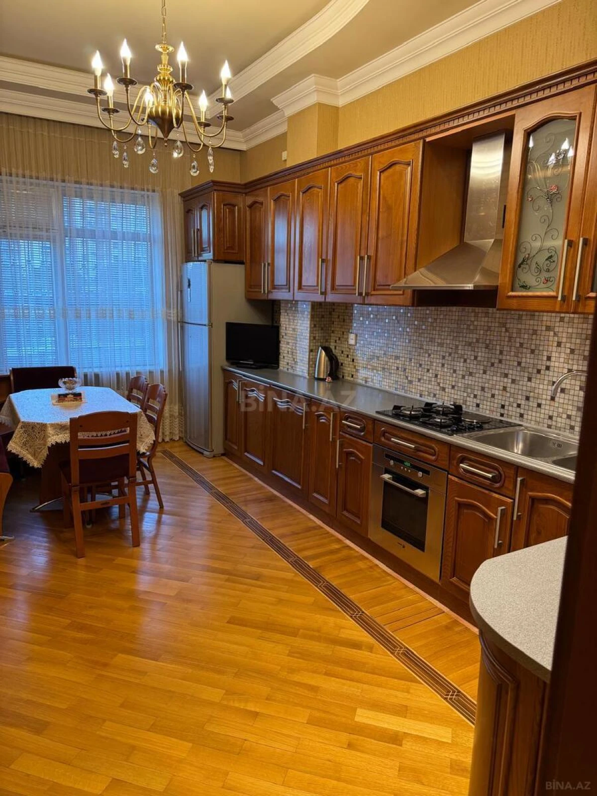 Kirayə verilir 3 otaqlı mənzil 140 m²